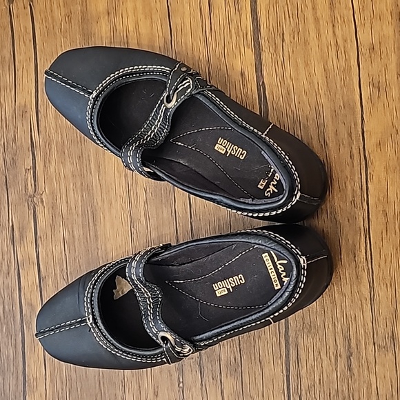 Shoes - Picture 2 of 2